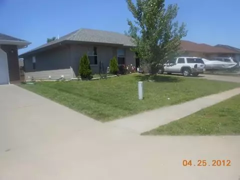 3221 W Scott, Springfield, MO 65803 photo 1
