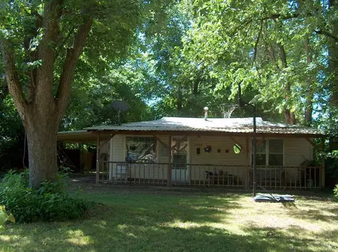 1530 E Lindberg St, Springfield, MO 65804 photo 1
