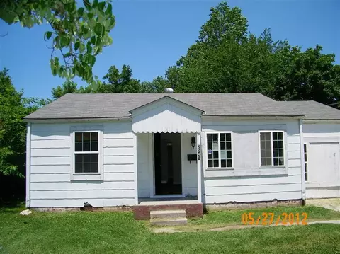 2541 E Bennett, Springfield, MO 65804 photo 1