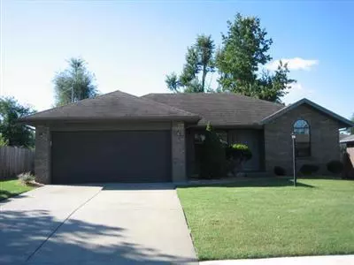 2818 W Vale St, Springfield, MO 65807 photo 1