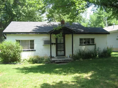1501 E Whiteside St, Springfield, MO 65804 photo 1