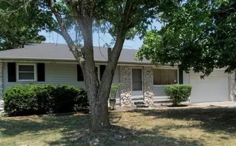 4121 W Ridgeview St, Battlefield, MO 65619 photo 1