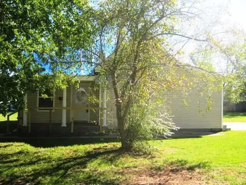 203 S Walnut St, Marshfield, MO 65706 photo 1