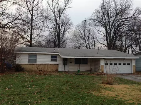 1333 S Prince Ln, Springfield, MO 65804 photo 1