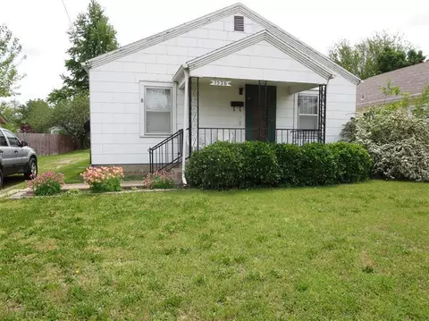 1526 W Atlantic St, Springfield, MO 65803 photo 1