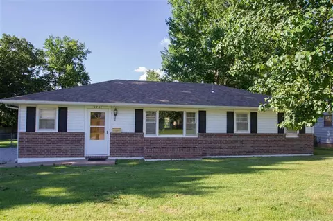 2731 E Lombard St, Springfield, MO 65803 photo 1
