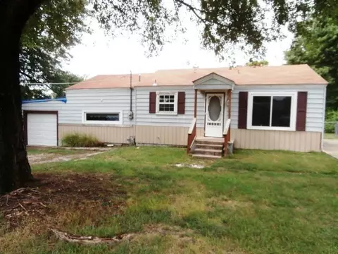 1105 W Kerr St, Springfield, MO 65803 photo 1
