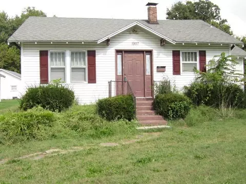 1907 E Monroe Ter, Springfield, MO 65802 photo 1
