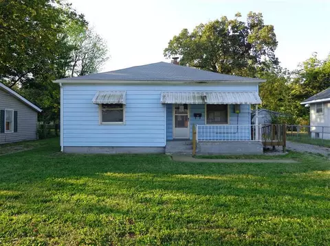 2110 W Atlantic St, Springfield, MO 65803 photo 1