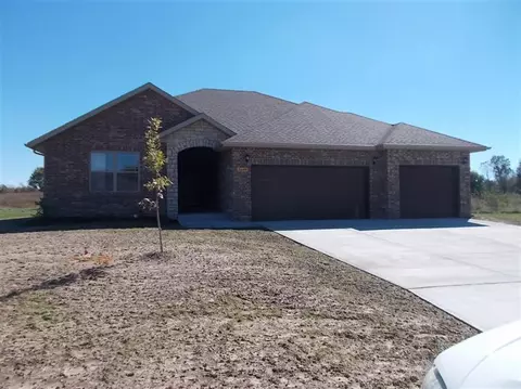 5640 W Longleaf Dr, Springfield, MO 65802 photo 1