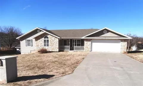 549 N Dill St, Marshfield, MO 65706 photo 1
