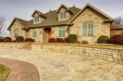780 S Bellflower Dr, Springfield, MO 65809 photo 1