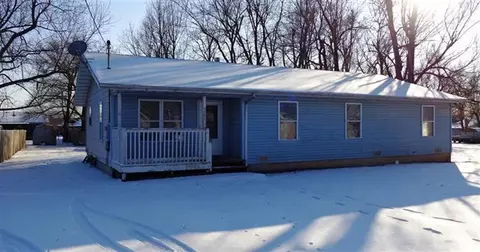 3204 W Lynn St, Springfield, MO 65802 photo 1