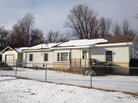 701 N Fulbright Ave, Springfield, MO 65802 photo 1