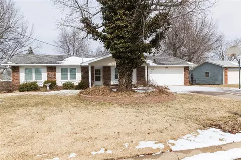 1125 E Cantebury Ln, Springfield, MO 65810 photo 1