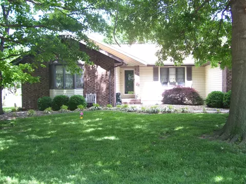 902 N Fort Ct, Nixa, MO 65714 photo 1