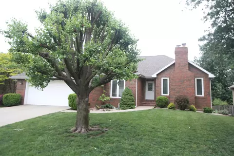 1040 E National Place Blvd, Springfield, MO 65810 photo 1