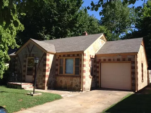 1704 E Commercial St, Springfield, MO 65803 photo 1