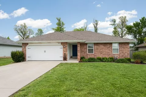 870 S Eric Ave, Springfield, MO 65802 photo 1
