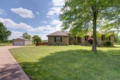 1631 E Peartree Dr, Ozark, MO 65721 photo 1