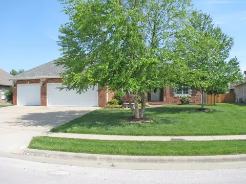 4802 S Ridgecrest Dr, Springfield, MO 65810 photo 1