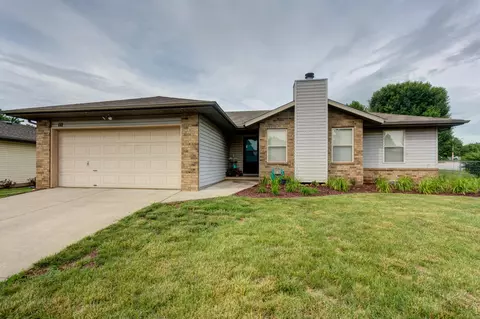 111 E Allen Ct, Nixa, MO 65714 photo 1