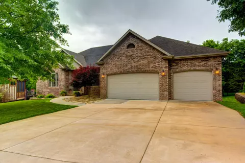 990 W Parkhill Cir, Springfield, MO 65810 photo 1