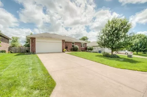 3940 W Falcon Dr, Battlefield, MO 65619 photo 1
