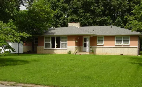 1902 S Luster Ave, Springfield, MO 65804 photo 1