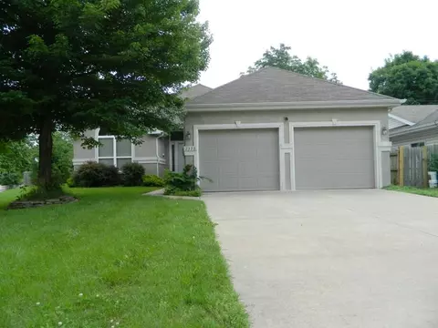 2328 S Kickapoo Ave, Springfield, MO 65804 photo 1