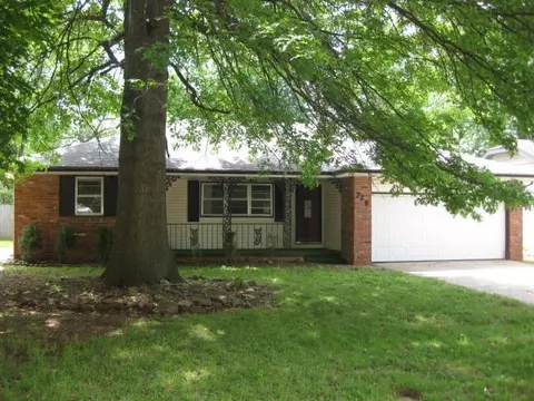 728 E Cambridge St, Springfield, MO 65807 photo 1