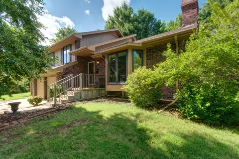 2513 S Hillside Dr, Springfield, MO 65804 photo 1