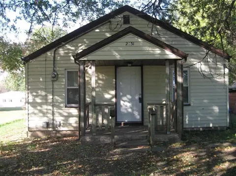 2531 W Water, Springfield, MO 65802 photo 1
