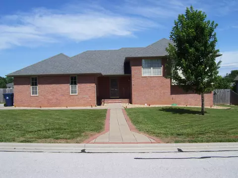 600 Chandler Dr, Willard, MO 65781 photo 1