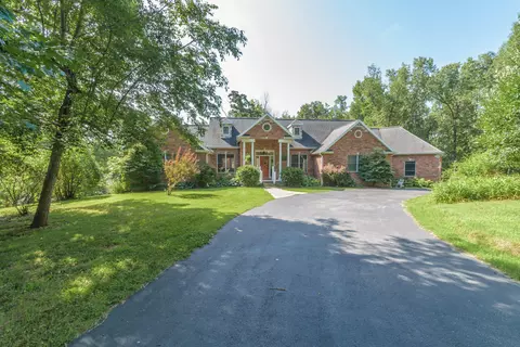 4754 W Woods End Dr, Springfield, MO 65803 photo 1