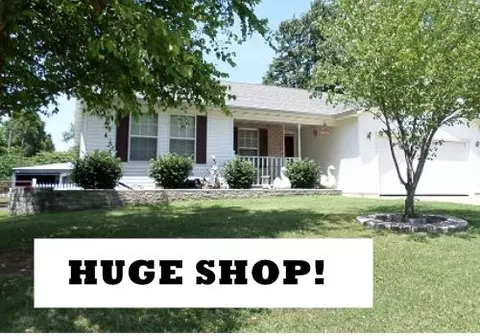 3015 W Catalpa St, Springfield, MO 65802 photo 1