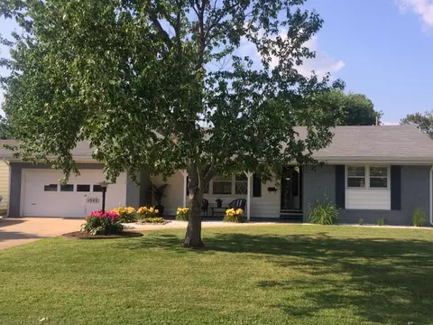 1949 E Rosebrier St, Springfield, MO 65804 photo 1