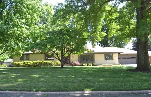 2934 E Avalon Dr, Springfield, MO 65804 photo 1
