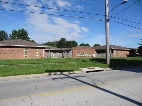 2027 S Ingram Mill Rd, Springfield, MO 65804 photo 1