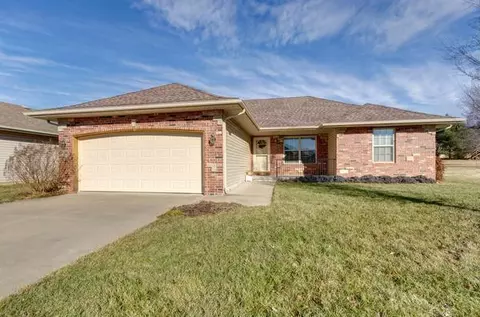 509 E Denton Cir, Republic, MO 65738 photo 1