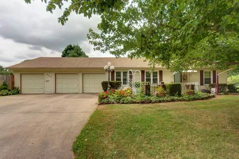 820 W Mel O Ct, Springfield, MO 65807 photo 1
