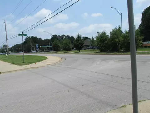 953 S Newton Ave, Springfield, MO 65806 photo 1