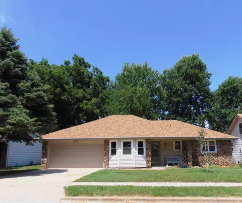 839 E Rosebrier St, Springfield, MO 65807 photo 1