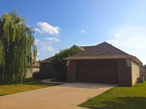930 E Weldon Dr, Nixa, MO 65714 photo 1