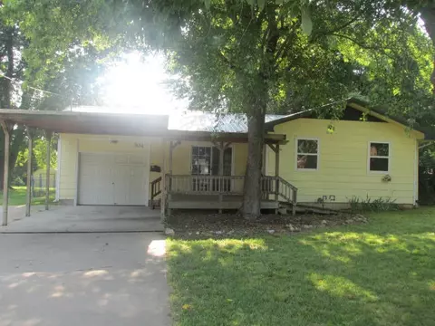 304 S Rinker Ave, Aurora, MO 65605 photo 1