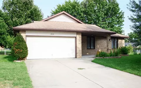2030 S Lancaster Ave, Springfield, MO 65807 photo 1