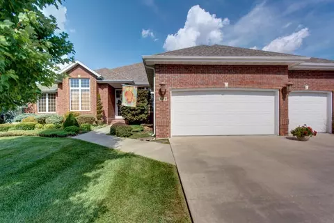 753 E Lakewood St, Springfield, MO 65810 photo 1