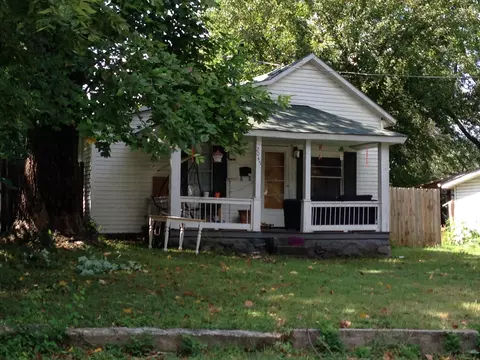 2045 N Kellett Ave, Springfield, MO 65803 photo 1