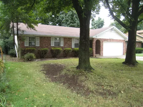 1032 E Rosebrier St, Springfield, MO 65807 photo 1