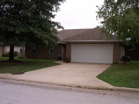 301 W Hunter Dr, Nixa, MO 65714 photo 1